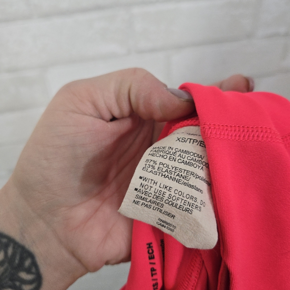 Under Armour bright pink athletic shorts - Picture 8 of 8